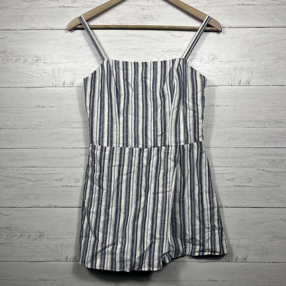 B. Darlin Pants - B. Darlin juniors blue white striped romper size 7/8 rayon linen casual summer